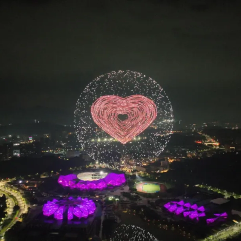 Highgreat Innovation once again broke two Guinness World Records, giving drone formations a new meaning